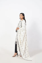 Load image into Gallery viewer, Fragrant Ladies Black and White Collection-BWD8
